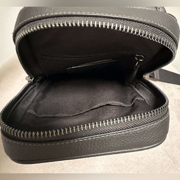 COACH Outlet Sullivan Pack - Picture 3 of 3